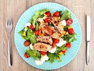 Pileća salata