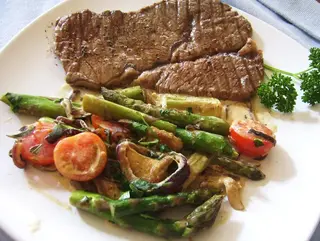 Ramstek NATUR (250gr) sa prilogom
