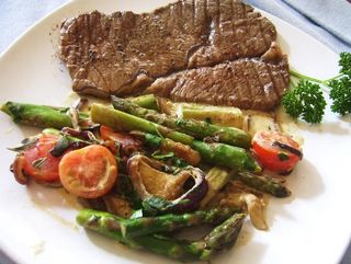 Ramstek NATUR (250gr) sa prilogom