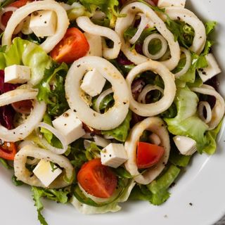 Salata sa lignjama (Posno)