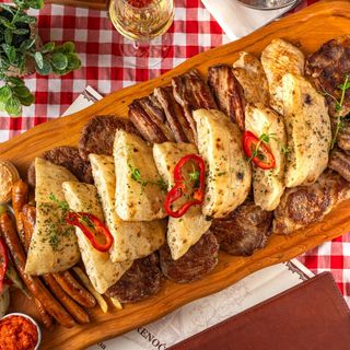 Plata "Domaćinska kuća" za 4 osobe