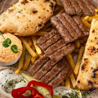 Ćevapi sa prilogom
