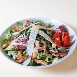 MINI Cesar Chicken salata