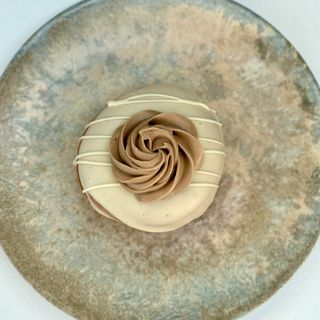 Mrvica donut  kinder bueno  & bijela čokolada 