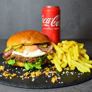 Balkan Smash + pomfrit + Coca-Cola