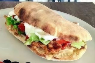 Sendvič sa dimljenim lososom