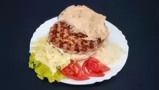 Pileća pljeskavica punjena