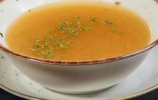 Bistra goveđa supa s tostom