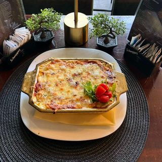 Лазање + слани штапићи + Кока-Кола