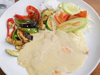 Pileća šnicla u sosu od senfa i pavlake mala porcija