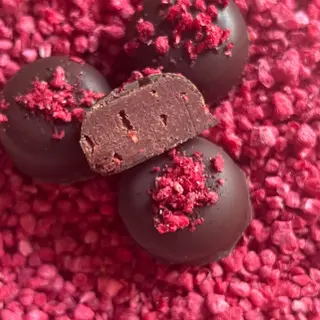 Malina-čokolada truffla