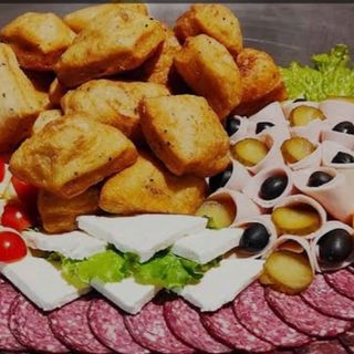 Hladna plata sa uštipcima 