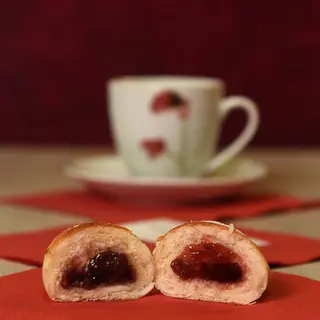VIŠNJA KIFLICE 0,5kg ( 15 komada)
