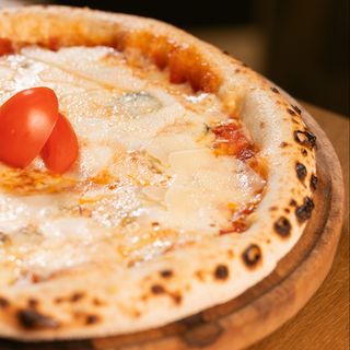 Pizza Quatro formaggi