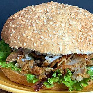 Pileći doner sendvič