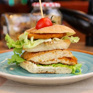 Sendvič sa pohovanom piletinom