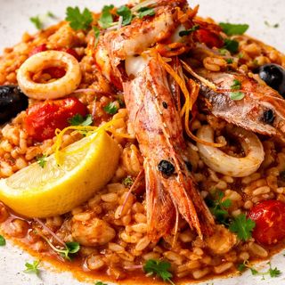 Rižoto s morskim plodovima u crvenom sosu