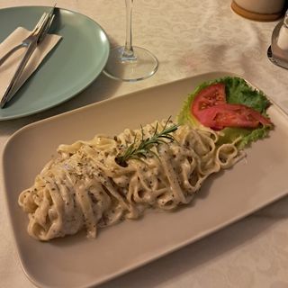 Pasta sa piletinom u pesto sosu