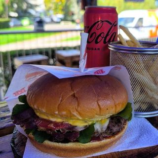 Rukola-pršuto+Pomfrit+Coca-Cola