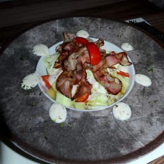 Cezar salata sa pančetom