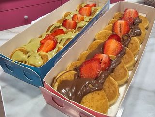 Mini puffy palačinke s čokoladnim kremom, 16 komada