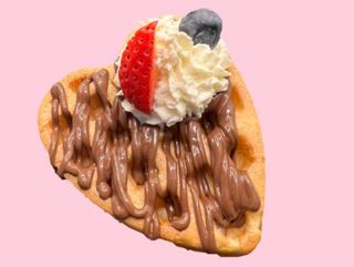 Гофрета сърце с шоколад и маскарпоне