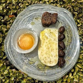 Гравиера Кашкавал с Риган и Зехтин