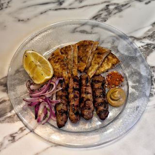 Судзукáки (дълго подправено кюфте)