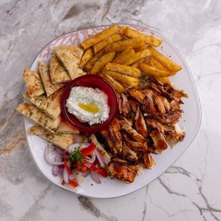 Домашно приготвен пилешки гирос 450g