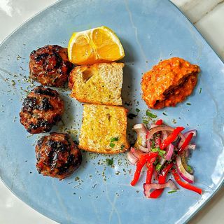 Кюфтенцата на мама 3бр.