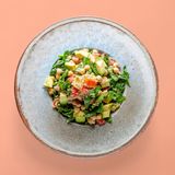 Спаначена салата с нахут и киноа (300г)