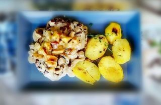 Свинска пържола с гъбен сос (400г)