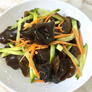 5.Салата черни гъби 300г 