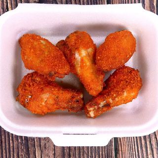 Порция панирани пилешки крилца 
