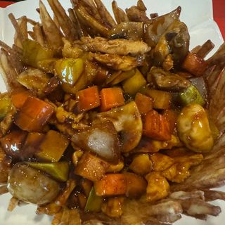 8A. Пилешко в гнездото на свраката