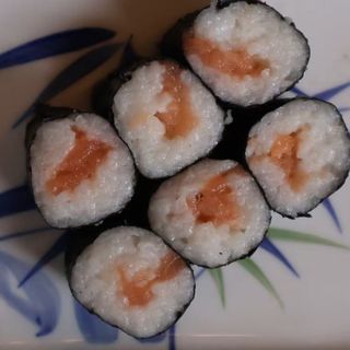 J7. Хосомаки сьомга 6бр