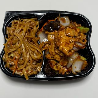 3356. Спагети със зеленчуци - пиле със бамбук и гъби