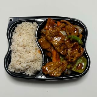 3268. Варен ориз - свинско във лют сос