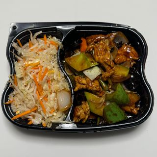 2749. Ориз със зеленчуци - пиле със зеленчуци