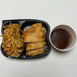 3359. Спагети със зеленчуци - Пиле пане - домашен чеснов сос