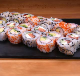 Урамаки Сет (24бр-600г)