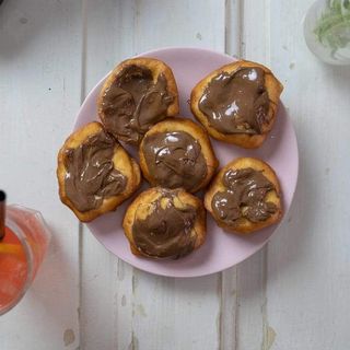 12 бухти с течен шоколад