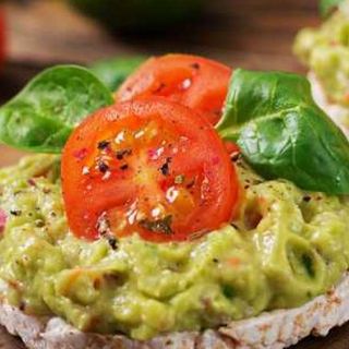 Домати и гуакамоле