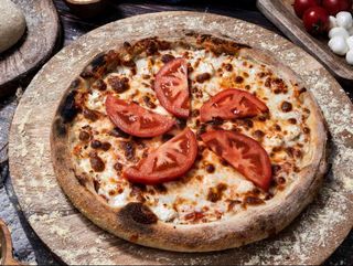 Пица Маргарита с пресни домати (24см)