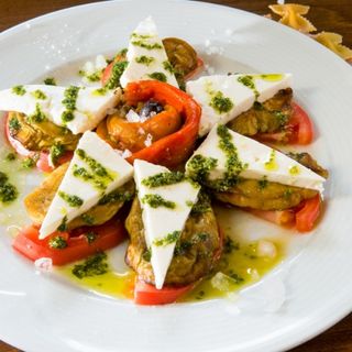 Салата с патладжан и прясно сирене (350г)