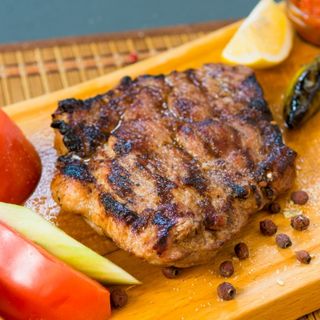 Свинска вратна пържола (400г)