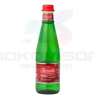 Натурална газирана вода Ferrarelle