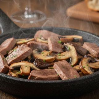 Телешко шкембе и език в масло (200г)