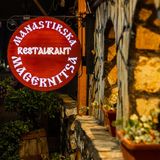 Хрупкави крилца с мед, чесън, соев сос и сусам (500г)