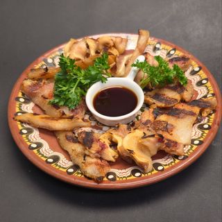 Жарени свински ушички